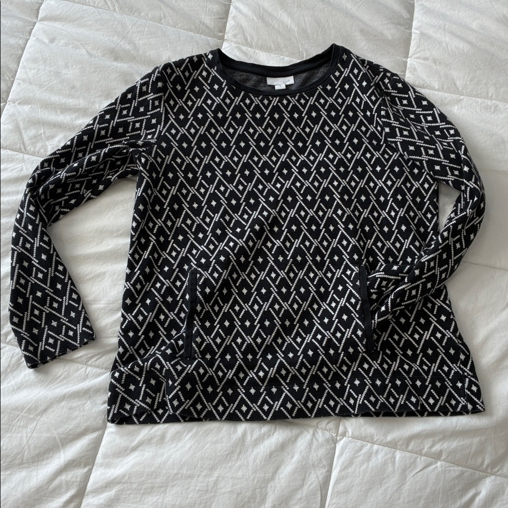 J. Jill Black and White Diamond Patterned Cotton small sweater front pocket.
